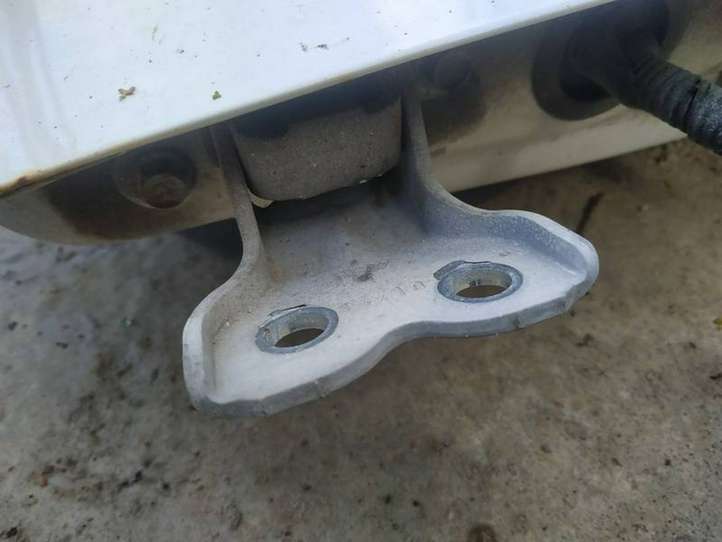 Toyota Aygo (2005 - 2008)   Верхняя петля передней двери