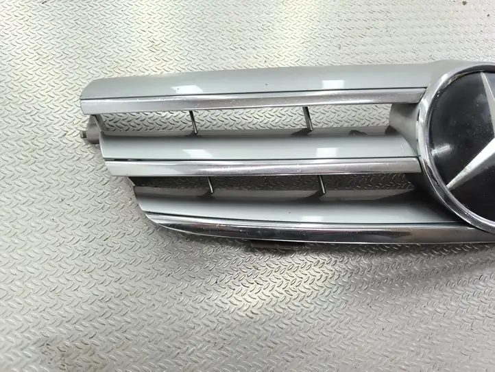 Mercedes-Benz CLK A209,C209 (2002 - 2009) A2158800283 Передняя решетка — фото 7