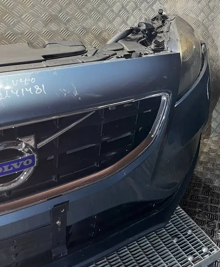 (2012 - 2016) VOLVOV40 Комплект переднего бампера — фото 6