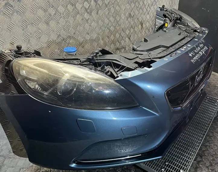 (2012 - 2016) VOLVOV40 Комплект переднего бампера — фото 7