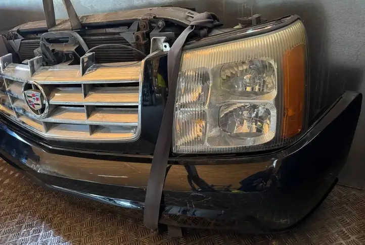 Cadillac Escalade (2002 - 2006) Комплект переднего бампера — фото 5