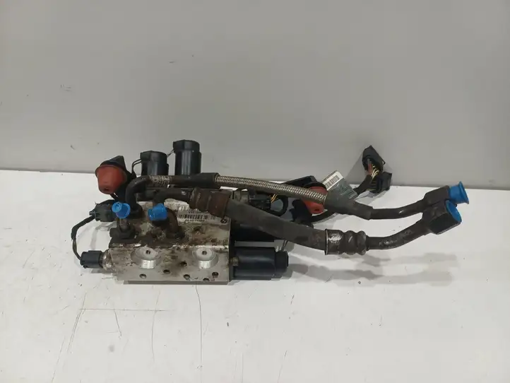 BMW 5 E60 E61 (2004 - 2010) 6760840 Клапанный блок активного стабилизатора — фото 1