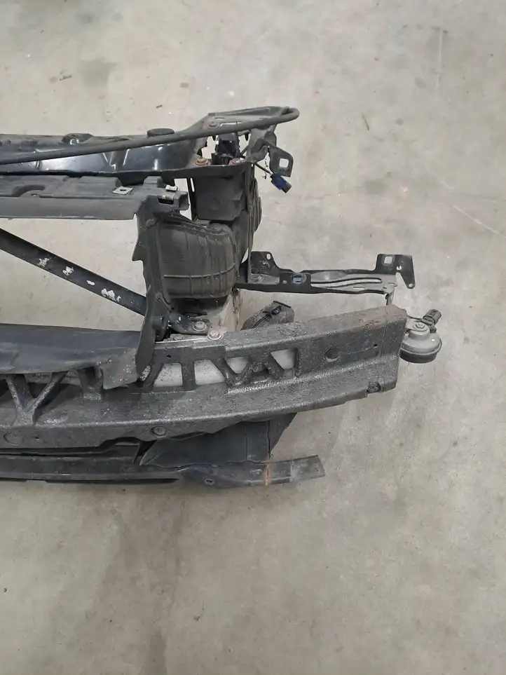BMW 3 F30 F35 F31 (2012 - 2018) 5175010A Кронштейн панели радиатора — фото 1