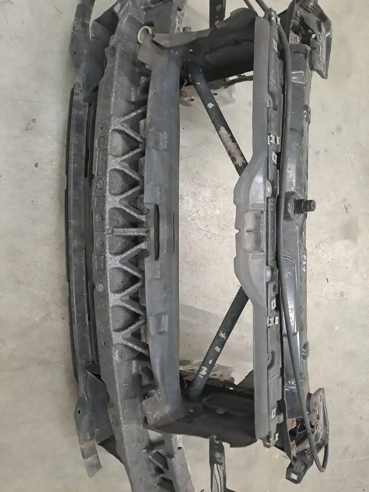 BMW 3 F30 F35 F31 (2012 - 2018) 5175010A Кронштейн панели радиатора — фото 3