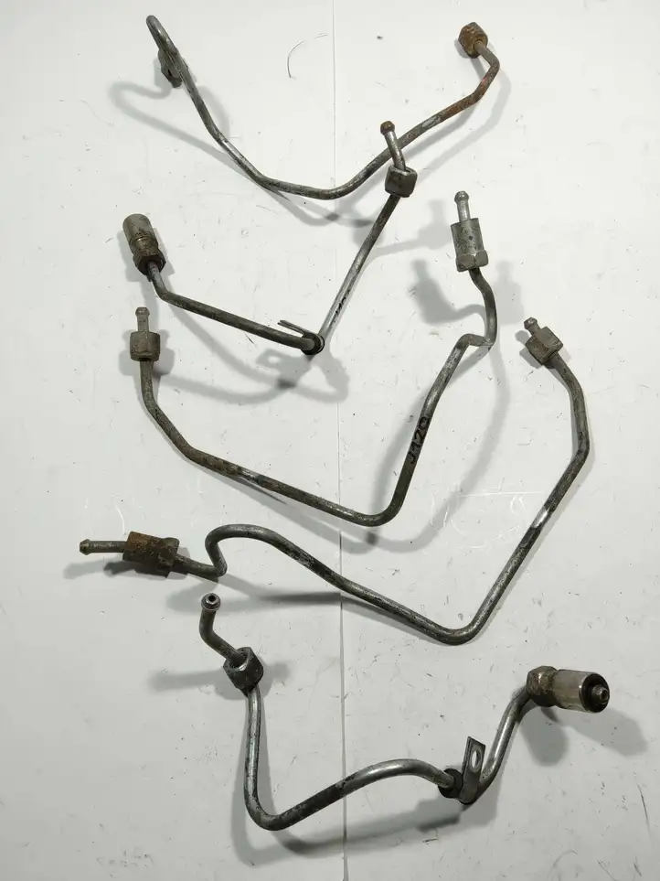Toyota Land Cruiser (J120) (2002 - 2009) Трубка подачи топлива в форсунки — фото 2