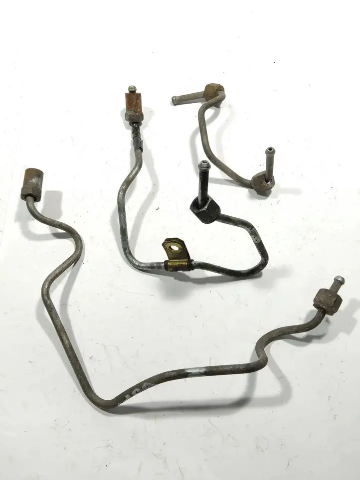 Toyota Land Cruiser (J120) (2002 - 2009) Трубка подачи топлива в форсунки — фото 1