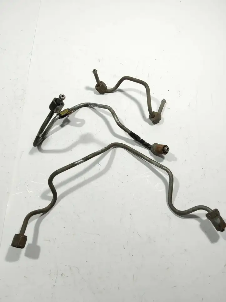 Toyota Land Cruiser (J120) (2002 - 2009) Трубка подачи топлива в форсунки — фото 3