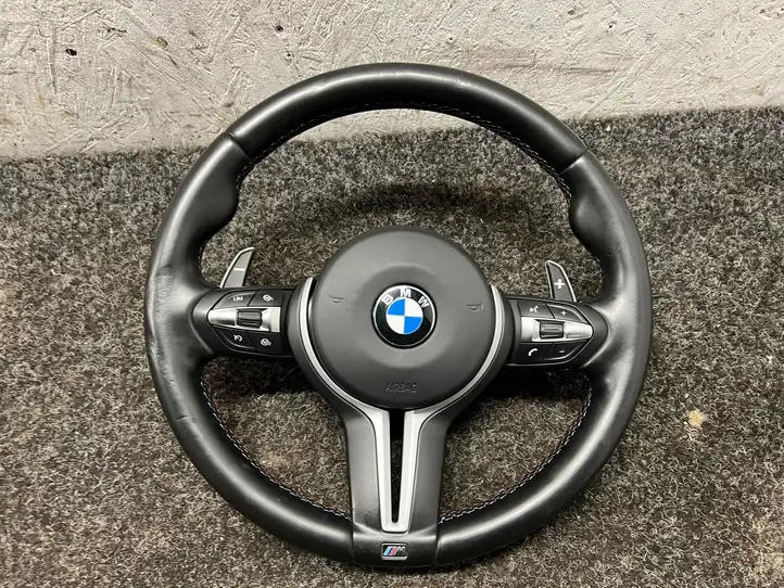 BMW M5 F10 (2013 - 2016) Руль — фото 1