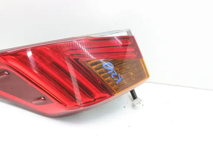 Lexus IS III XE30 (2016 - 2020) 8155053310 Задний фонарь в кузове — фото 5