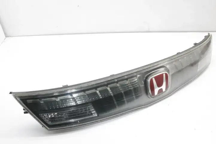Honda Civic (2006 - 2011) Задний фонарь в крышке багажника — фото 1