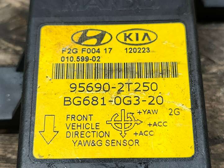 Kia Optima (2010 - 2013)  956902T250 Датчик ESP (системы стабильности) (датчик курсовой устойчивости))