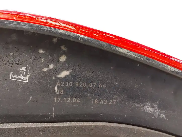 Mercedes-Benz SL R230 (2001 - 2012) A2308200764 Задний фонарь в кузове — фото 5