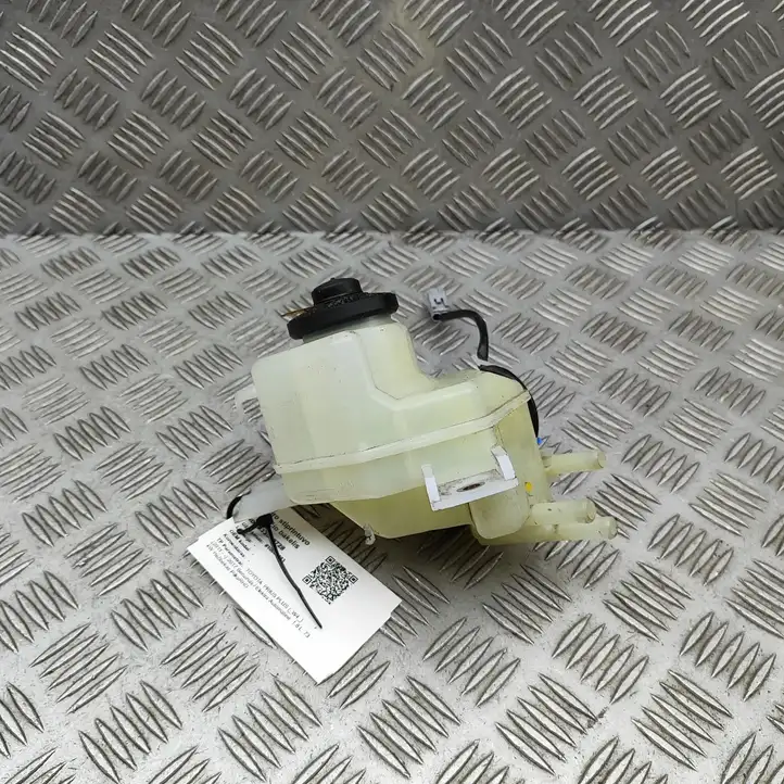 Toyota Prius+ (ZVW40) (2011 - 2018) 4722047070 Бачок тормозной жидкости — фото 2