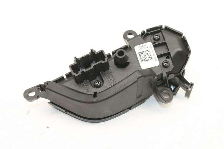Ford Mondeo MK V (2014 - )  DG9T9E740RBW Кнопки рулевого колеса