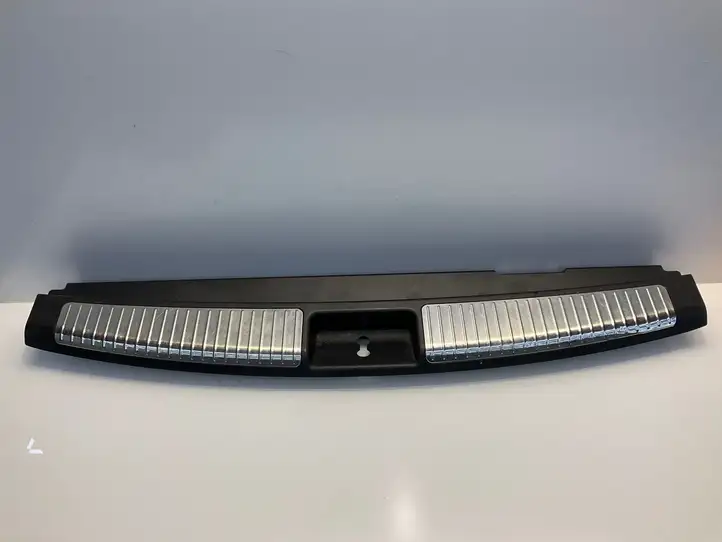 Mercedes-Benz ML W164 (2005 - 2011) A1646900987 Отделка порога багажника — фото 1