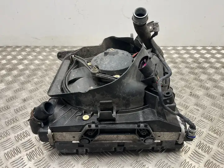 Porsche 911 991 (2011 - 2019) 99110613203 Радиатор охлаждающей жидкости двигателя — фото 2