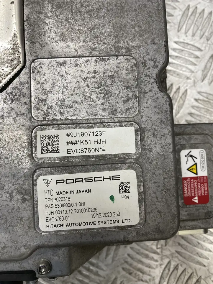 Audi E-tron GT (2020 - ) 9J1907123F Другая деталь двигателя — фото 3