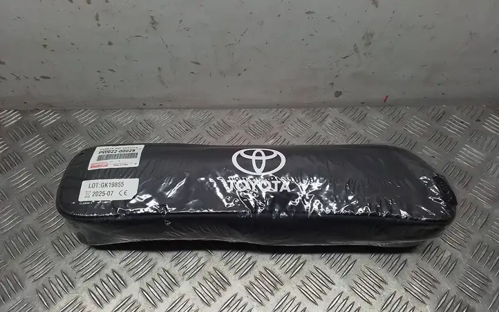 Toyota RAV 4 (XA50) (2018 - ) PW02200029 Автомобильная аптечка — фото 1
