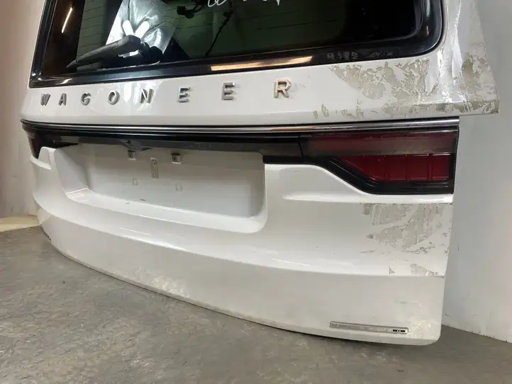 Jeep Grand Wagoneer (2021 - ) Крышка багажника — фото 1