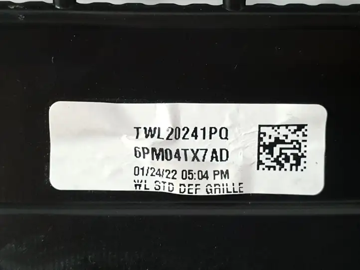 Jeep Grand Cherokee WL (2021 - ) 6PM04TX7AD Накладка центрального динамика — фото 4