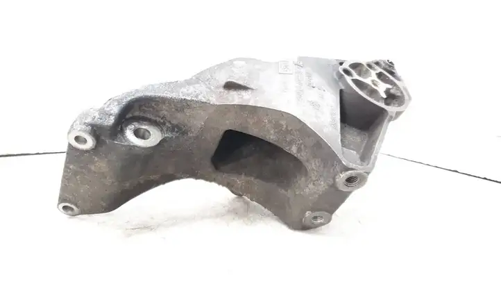 Land Rover Range Rover Sport L320 (2005 - 2009) YLU500380 Кронштейн двигателя — фото 3