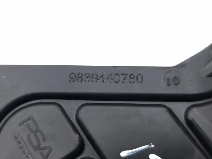Opel Grandland X (2017 - ) 9839440780 Кронштейн ЭБУ двигателя — фото 3