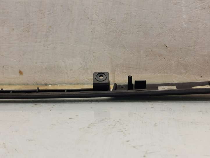 Audi A4 (2000 - 2006)  8E1853190R Другая деталь отделки пере́дней дверей