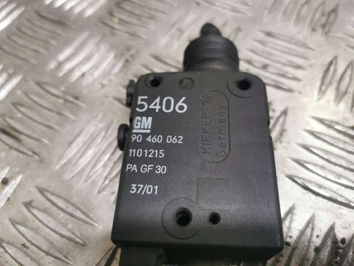 Opel Zafira (2003 - 2006)  90460062 Привод замка задней двери