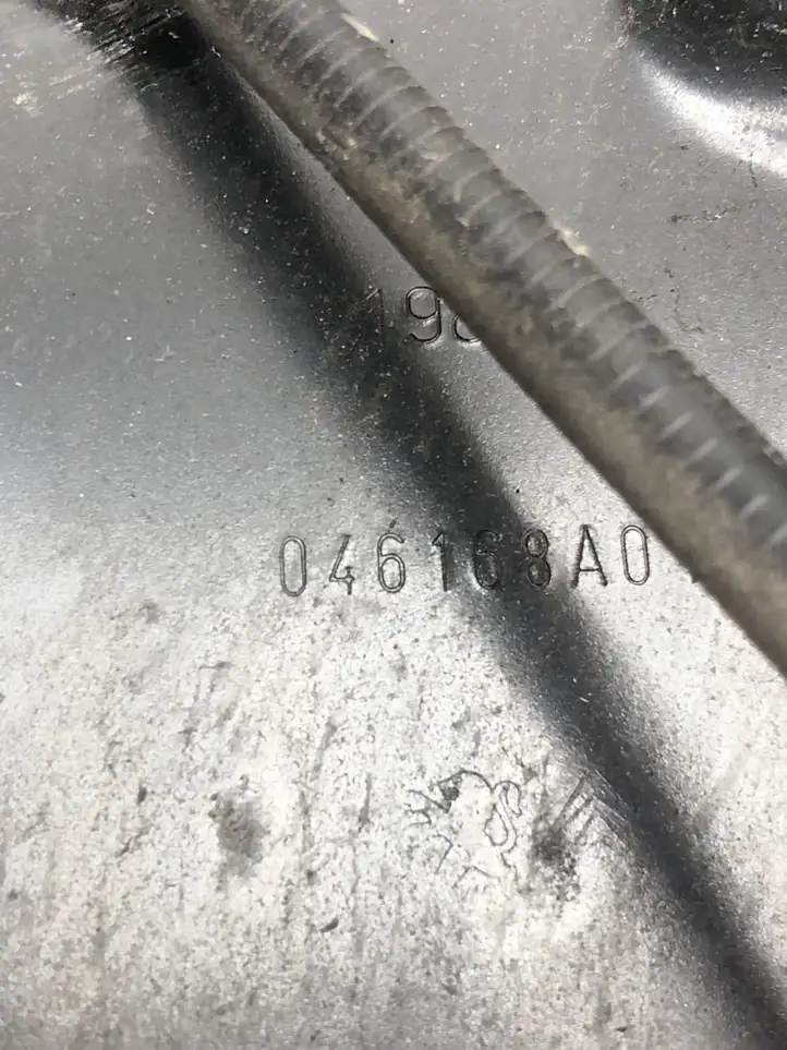 Citroen C4 Grand Picasso (2013 - 2016) 046168A01 Кронштейн запасного колеса — фото 3