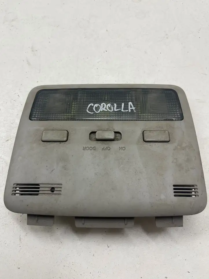 Toyota Corolla Verso AR10 (2004 - 2009) 18290010 Передняя подсветка — фото 1