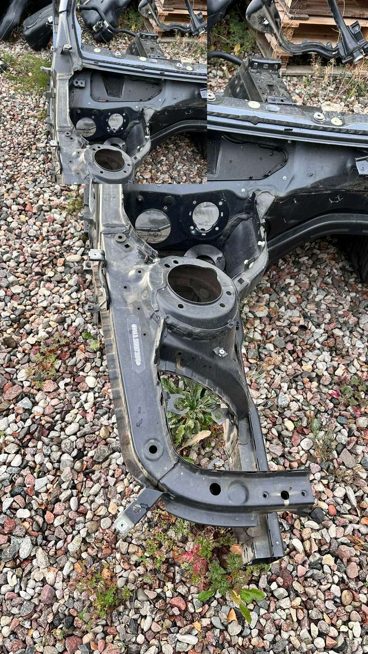 BMW 3 F30 F35 F31 (2012 - 2018)   Передняя четверть