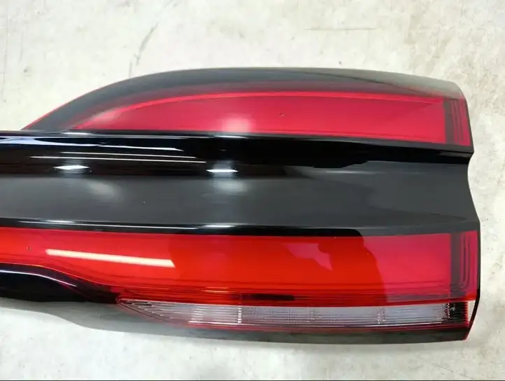 Chrysler Pacifica (2016 - ) 68448145AA Задний фонарь в крышке багажника — фото 4