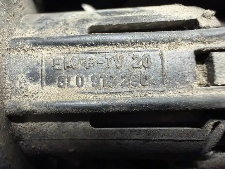 Audi A3/S3 8L (2000 - 2003) 4B0971883 Кронштейн заднего датчика парковки — фото 3