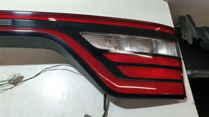 Dodge Durango (2013 - ) 68156575AE Задний фонарь в крышке багажника — фото 3