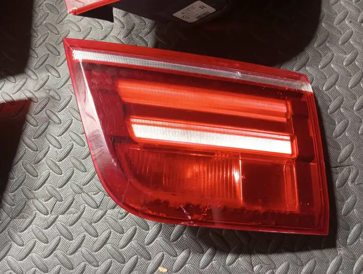 BMW X5M E70 (2010 - 2013) 7227793 Задний фонарь в крышке багажника — фото 3