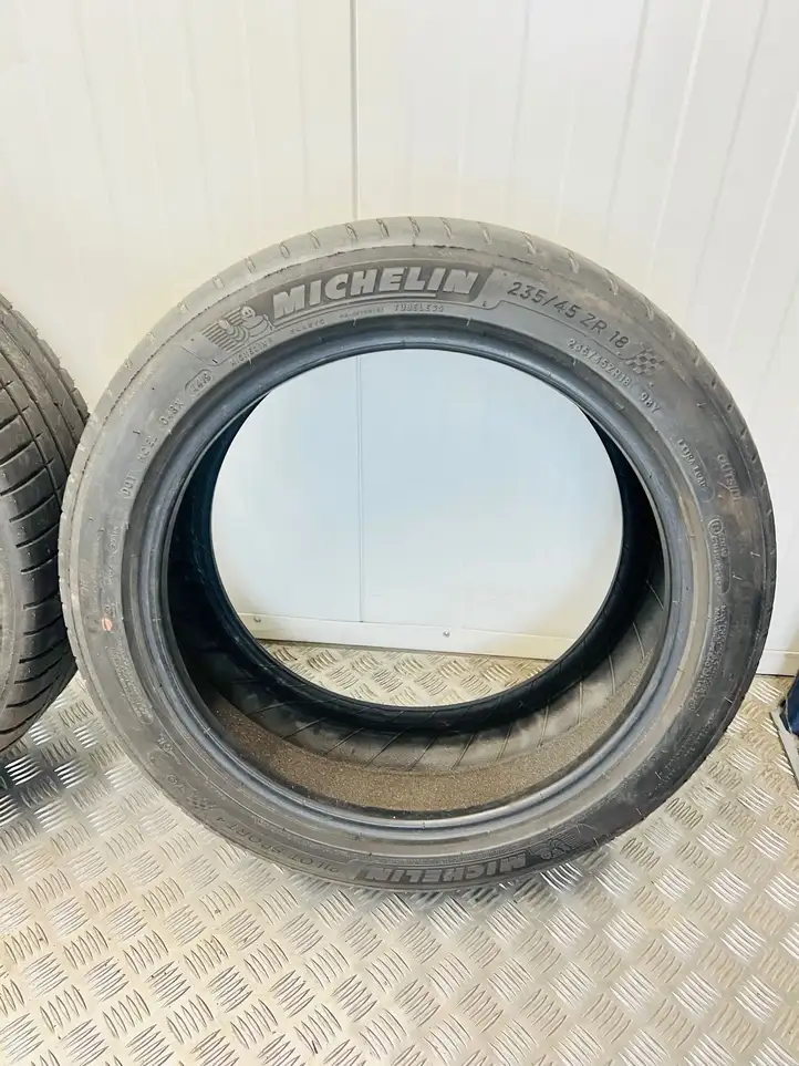 Tesla Model 3 (2017 - 2023) Летняя шина R18 — фото 8