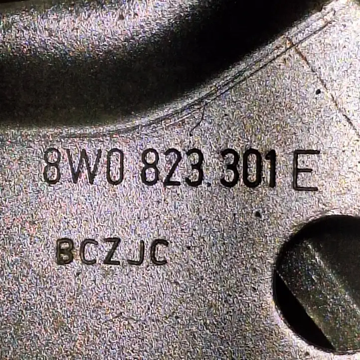 Audi A4 S4 B9 (2015 - 2019) 8W0823301E Петли капота — фото 2