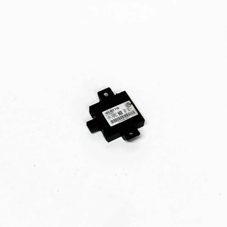 Audi A3/S3 8P (2004 - 2008)  1K0907719 Другие приборы