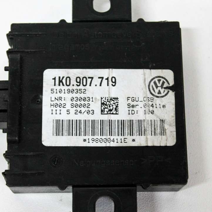 Audi A3/S3 8P (2004 - 2008)  1K0907719 Другие приборы