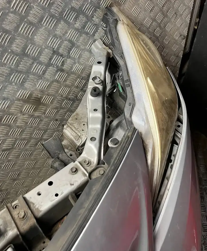 Toyota Prius+ (ZVW40) (2011 - 2018) PRIUSZVW40 Комплект переднего бампера — фото 1