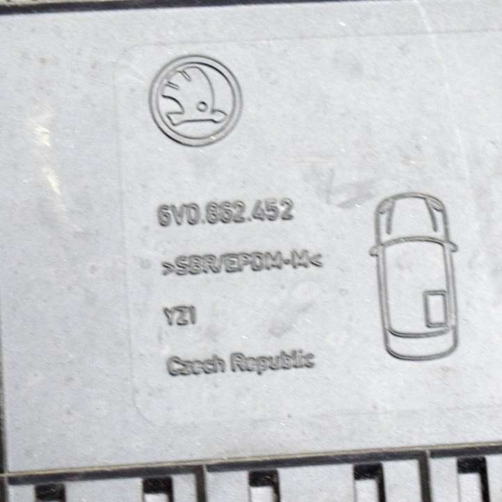 Skoda Fabia Mk3 (NJ) (2015 - 2021)  6V0862451 Комплект автомобильного коврика