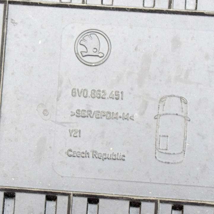 Skoda Fabia Mk3 (NJ) (2015 - 2021)  6V0862451 Комплект автомобильного коврика