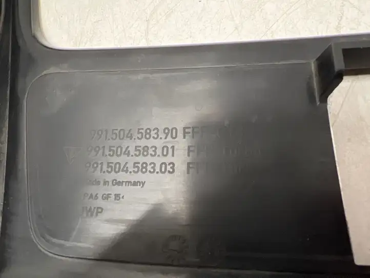 Porsche 911 991 (2011 - 2019) 99150458303 Крышка двигателя декоративная — фото 6