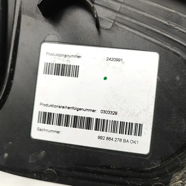 Porsche 911 992 (2019 - ) 992864276BA Крышка двигателя декоративная — фото 6