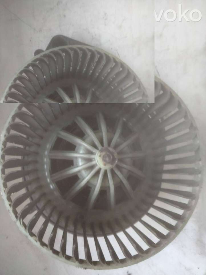 Audi A4 (1999 - 2001)  8D1820021 Вентилятор печки