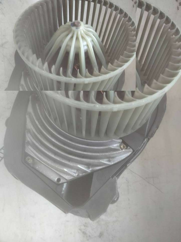 Audi A4 (1999 - 2001)  8D1820021 Вентилятор печки