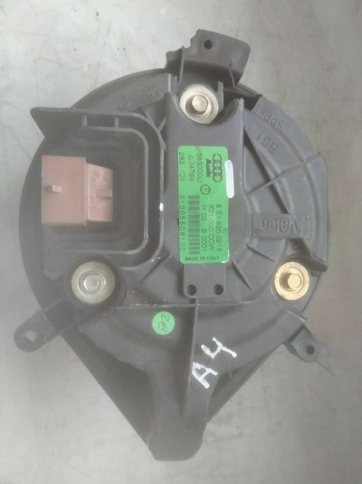 Audi A4 (2000 - 2006)  8E1820021B Вентилятор печки