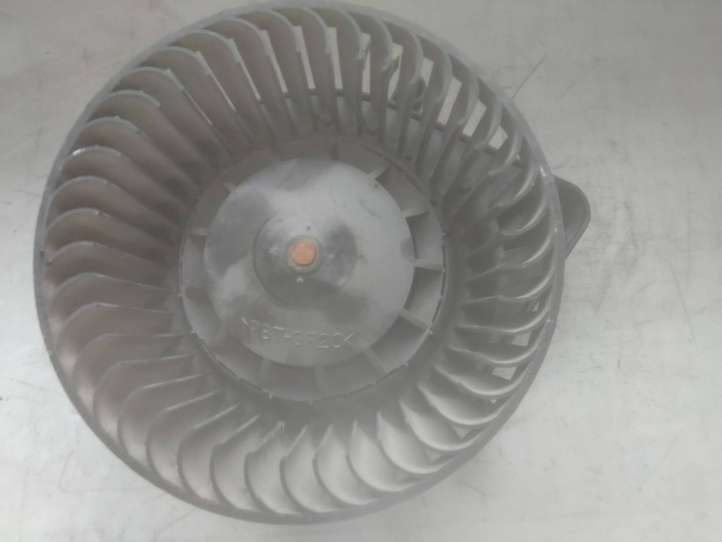 Audi A4 (2000 - 2006)  8E1820021 Вентилятор печки