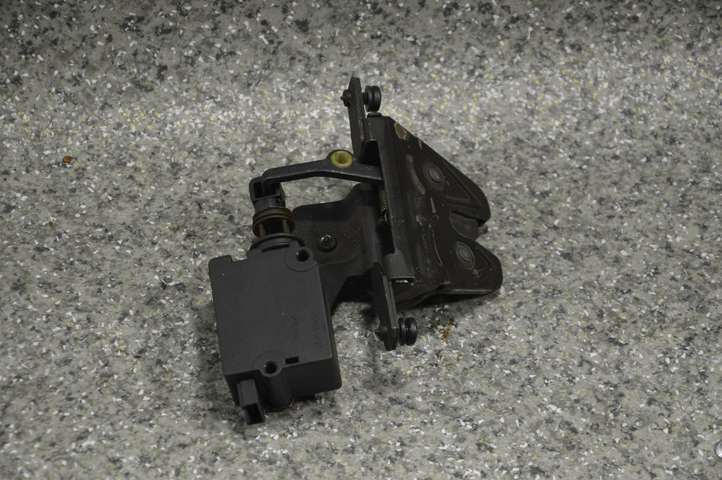 BMW 5 E39 (1996 - 2003)  51248236897 Замок задней крышки