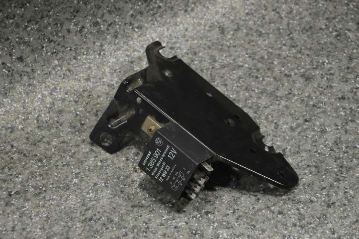 BMW 3 E46 (1998 - 2005)  51247057364 Замок задней крышки